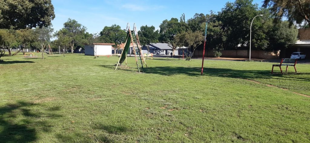 UWNA cleaned and mowed Forsyth Park