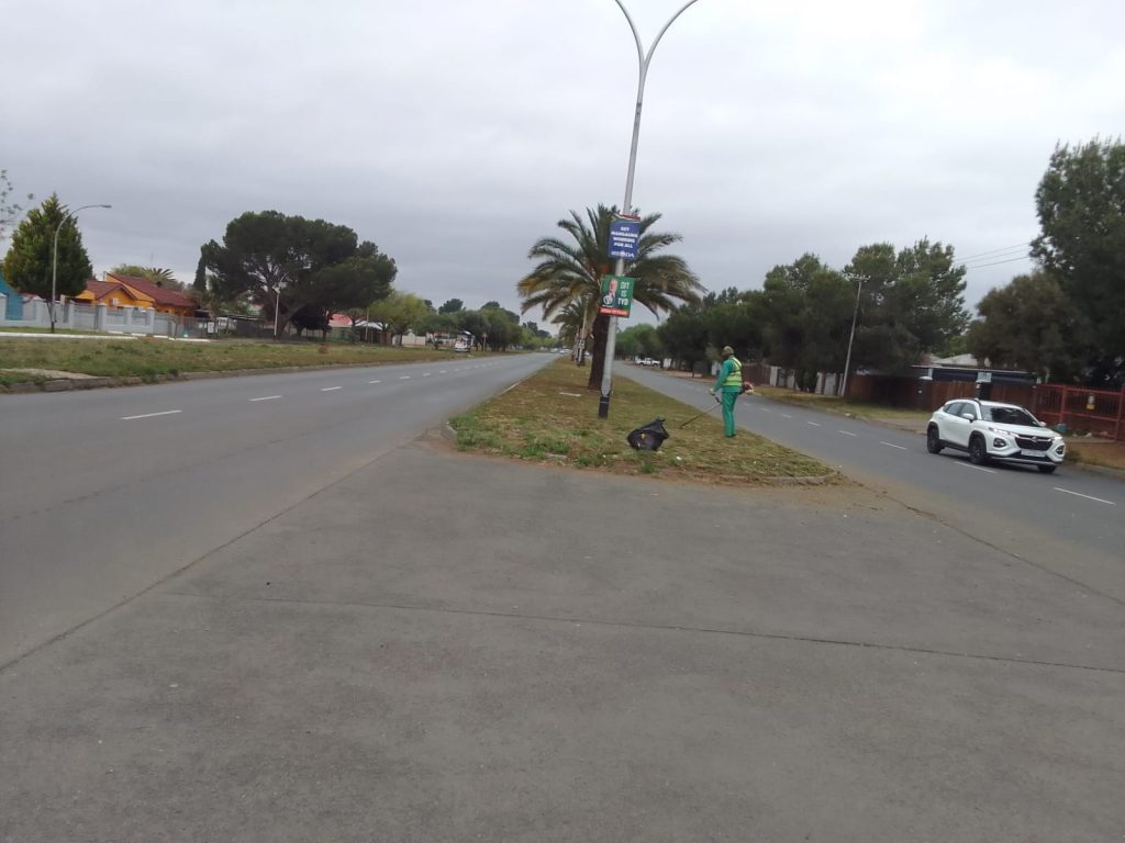 Walter Sisulu Entrance Mowed and Cleared